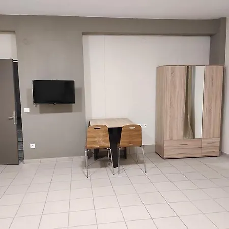 Ladadika New 2